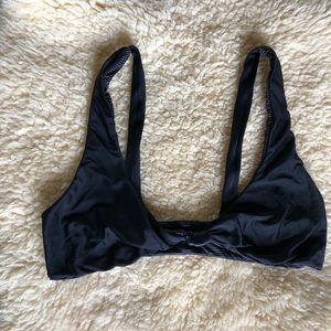 Acacia top black size large